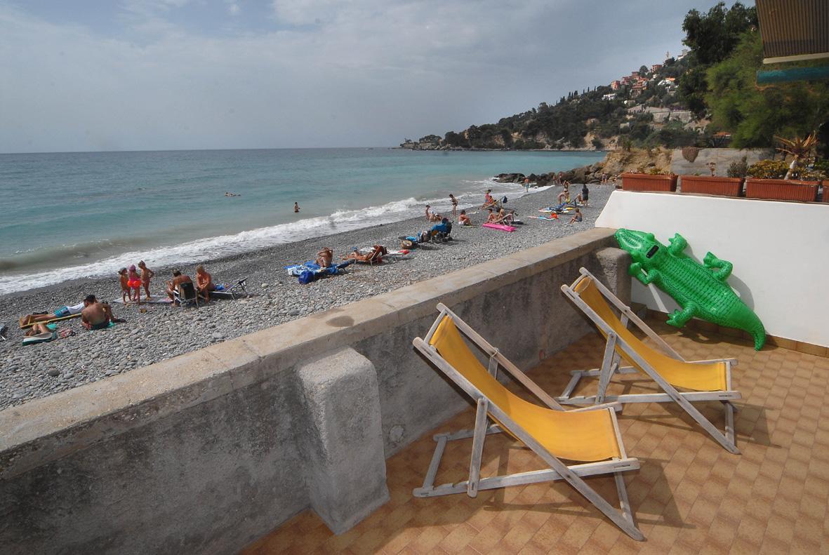 Holiday'S Beach Aparthotel Ventimiglia Exteriör bild
