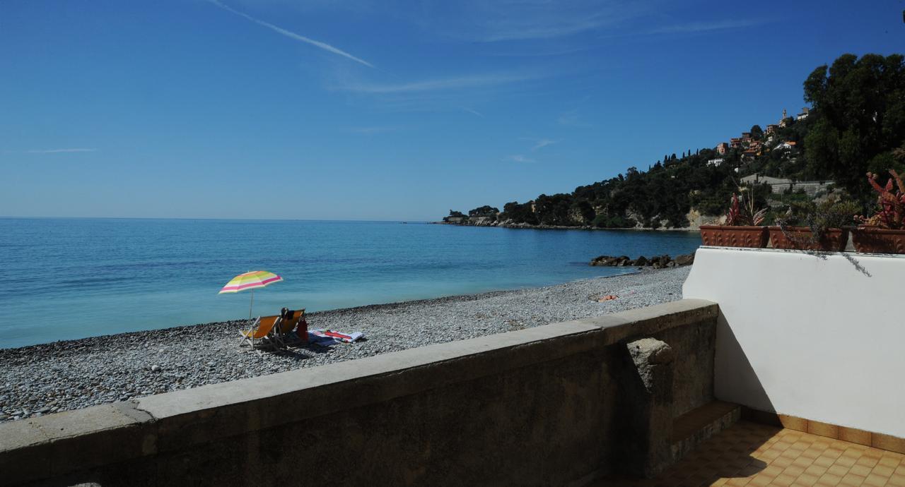Holiday'S Beach Aparthotel Ventimiglia Exteriör bild