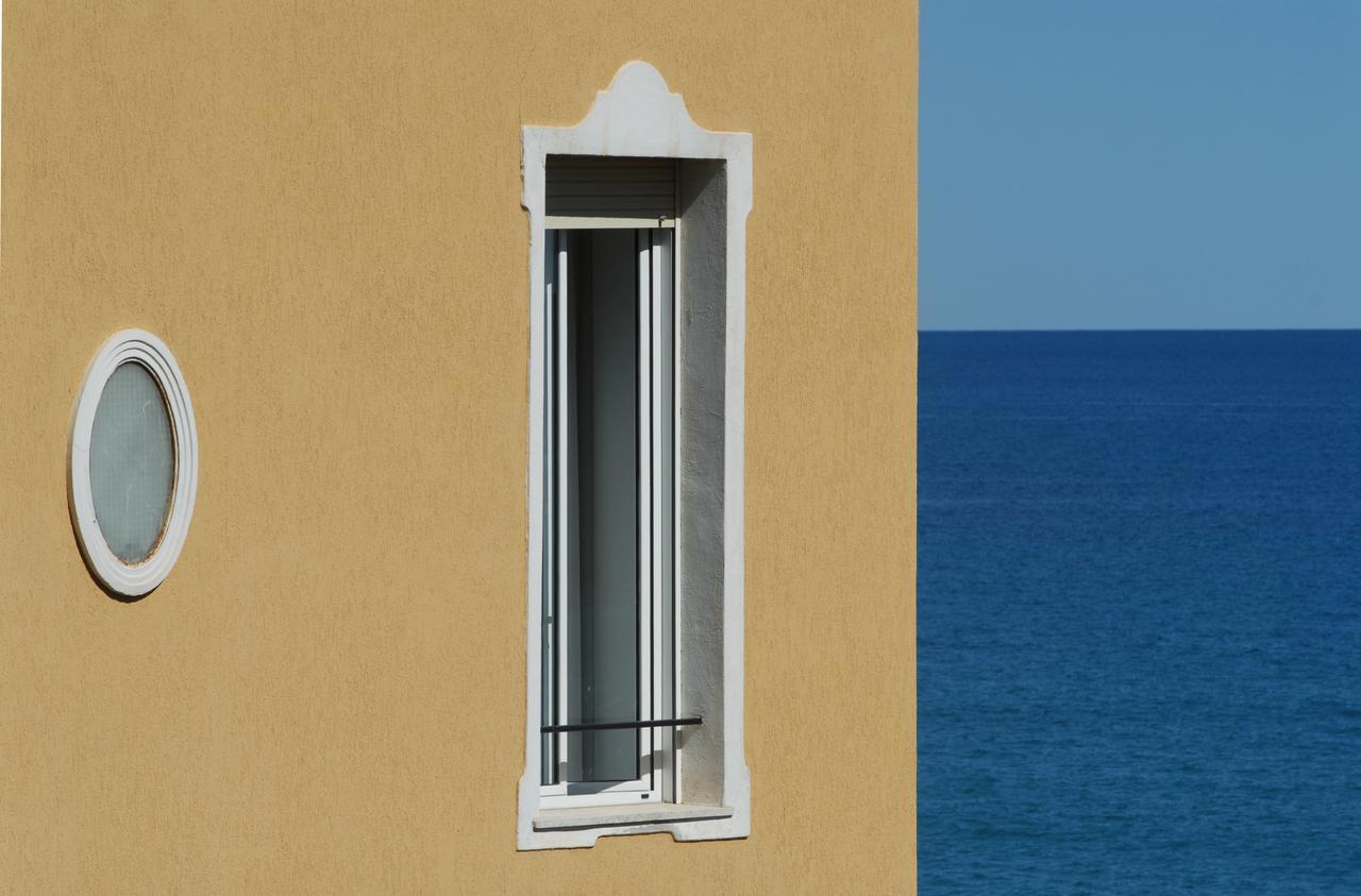 Holiday'S Beach Aparthotel Ventimiglia Exteriör bild