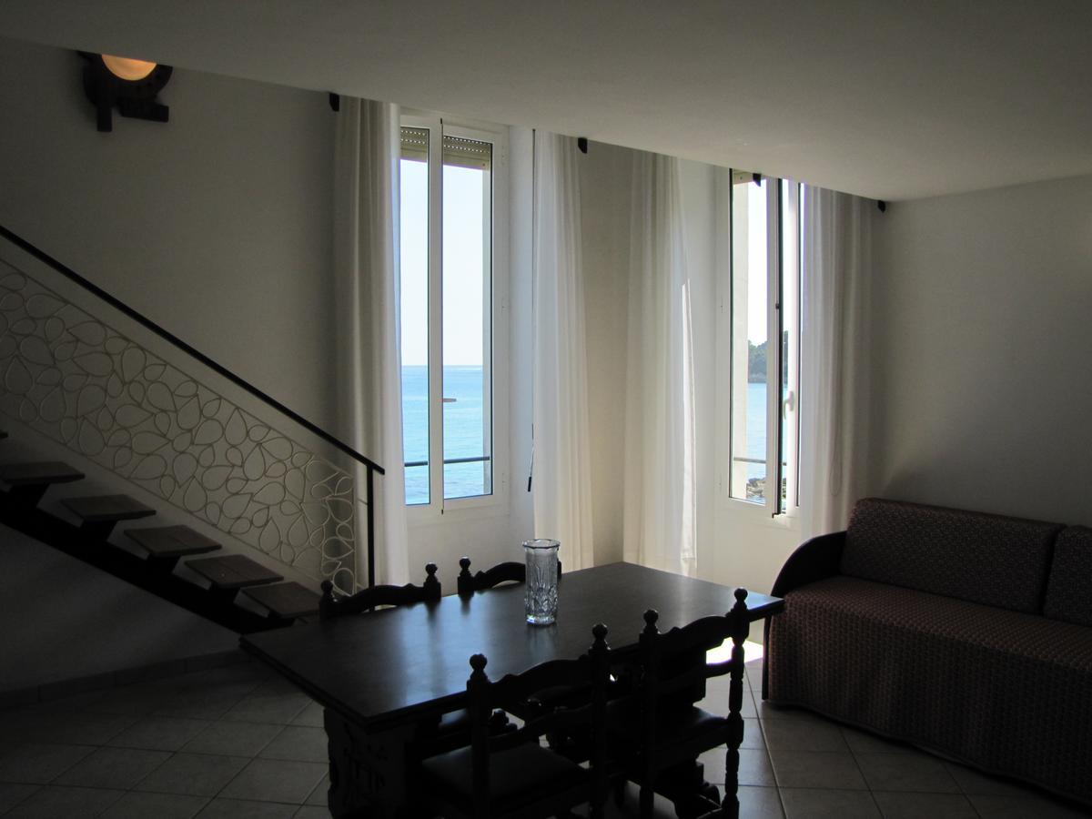 Holiday'S Beach Aparthotel Ventimiglia Exteriör bild